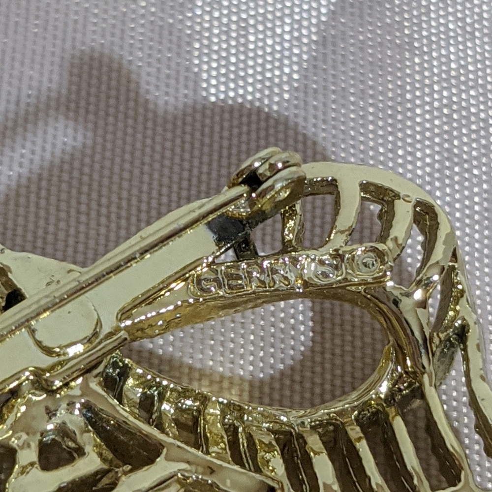 Vintage Gold Gerry's Bow Brooch - Picture 3 of 4